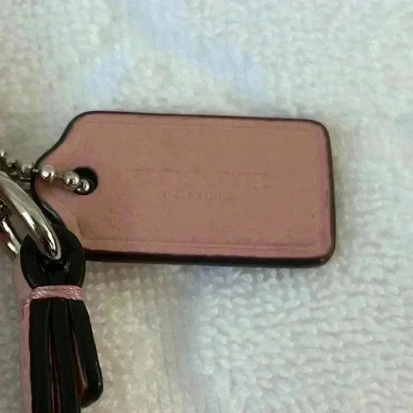 Authentic Coach wristlet wallet pale pink. Leather. - Picture 3 of 14